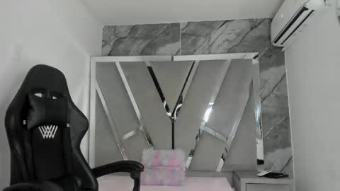 Snapshot of mia_petiteht chatting on 7, 5, 2026 mia_petiteht online show from 7, 5, 2026