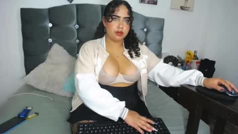 mia_pink19 online show from 19, 11, 2025