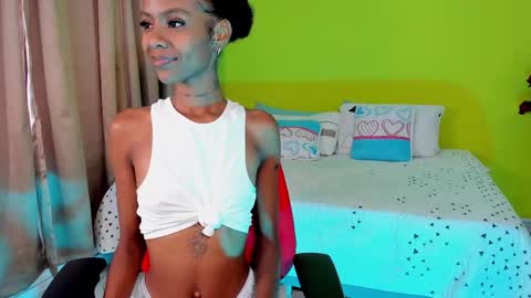 Snapshot of mia_rissi chatting on 28, 10, 2025 Mia online show from 28, 10, 2025
