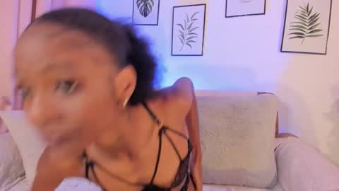 Snapshot of mia_rissi chatting on 25, 11, 2025 Mia online show from 25, 11, 2025