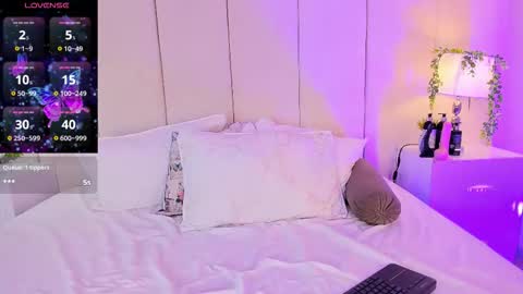 mia rousse25 online show from 15, 11, 2025