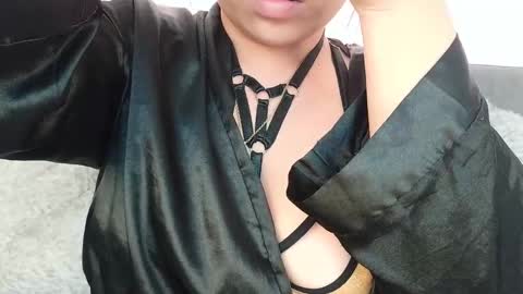 Snapshot of mia_roux13 chatting on 9, 10, 2025 Mia Roux online show from 9, 10, 2025