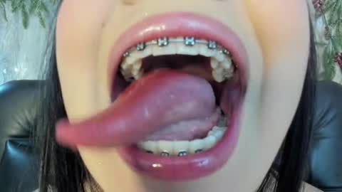 Mia Roux online show from 30, 11, 2025