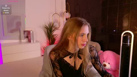 Mia online show from 3, 4, 2026