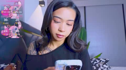 Mia online show from 12, 11, 2025