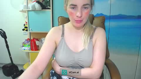 Snapshot of mia_sunnyy chatting on 28, 3, 2026 Mia. online show from 28, 3, 2026