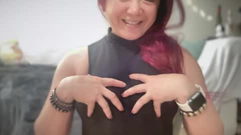 Mia online show from 12, 4, 2026