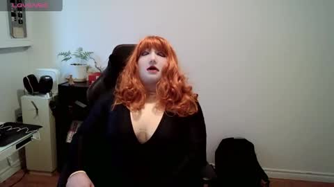 Mia the  Doll online show from 14, 5, 2026