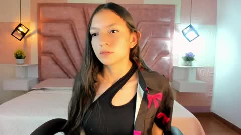 Snapshot of mia_velmont chatting on 8, 5, 2026 Miaaa online show from 8, 5, 2026