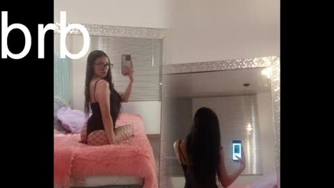 Snapshot of mia_velmont chatting on 29, 5, 2026 Miaaa online show from 29, 5, 2026