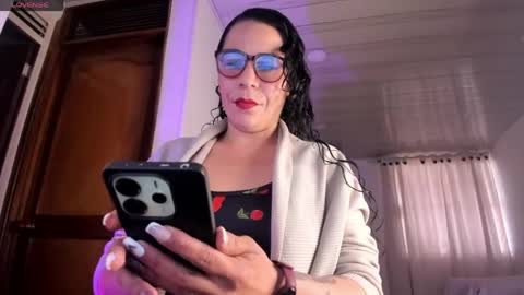 Snapshot of mia_velvet1 chatting on 7, 5, 2026 MIA online show from 7, 5, 2026