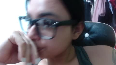 Snapshot of mia_w22 chatting on 18, 11, 2025 mia_w22 online show from 18, 11, 2025