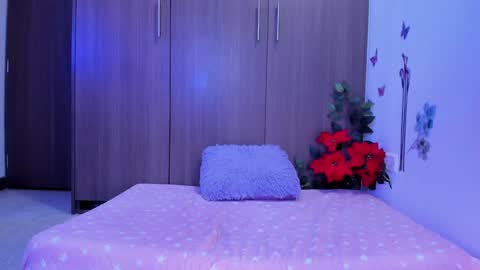 Snapshot of miaa_06 chatting on 10, 12, 2024 mia  nicolle online show from 10, 12, 2024