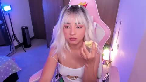 mia  nicolle online show from 10, 1, 2026