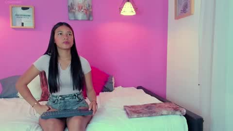 Snapshot of miaa_coleman_ chatting on 5, 11, 2025 Mia Coleman online show from 5, 11, 2025