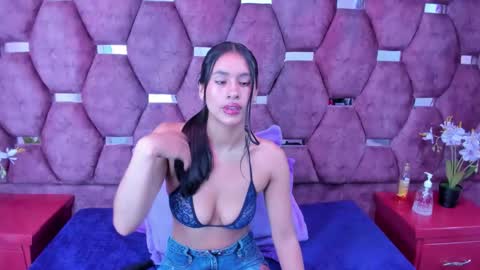 miaa_davis_ online show from 19, 12, 2025