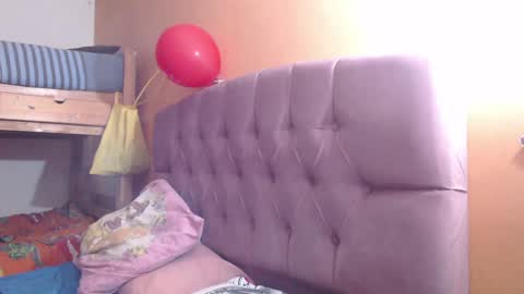 Snapshot of miaabrownn chatting on 18, 12, 2024 MIA online show from 18, 12, 2024