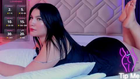 Miaa Farrel online show from 23, 9, 2025