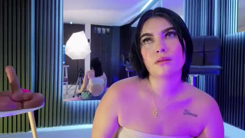 Miaa Farrel online show from 20, 2, 2026