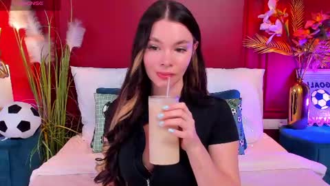 Snapshot of miaamuse chatting on 17, 6, 2026 Mia online show from 17, 6, 2026