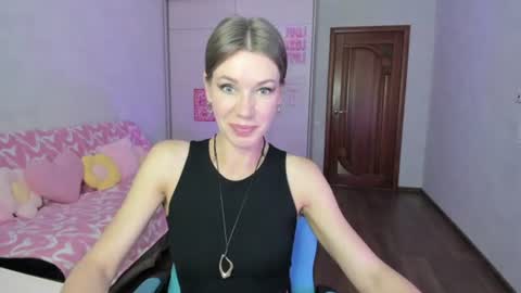 Snapshot of miababy14 chatting on 16, 6, 2026 Mia online show from 16, 6, 2026
