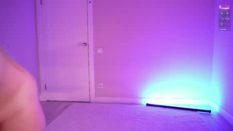 miablueye online show from 7, 4, 2026