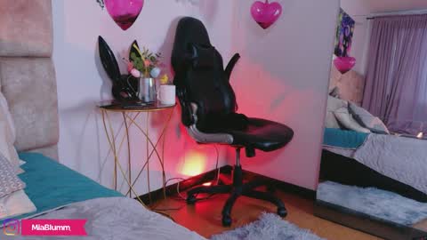 miablumm_ online show from 31, 3, 2026