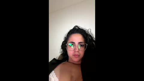 Snapshot of miacaliente777 chatting on 1, 6, 2026 miacaliente777 online show from 1, 6, 2026