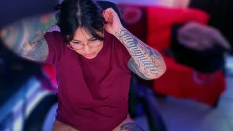 Mia online show from 3, 12, 2025