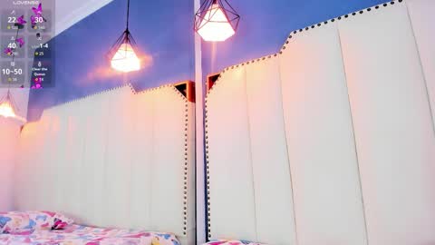 MiaCassel online show from 5, 2, 2026