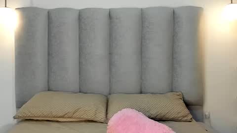 miacleark online show from 25, 2, 2026