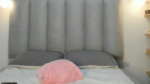 Snapshot of miacleark chatting on 2, 4, 2026 miacleark online show from 2, 4, 2026