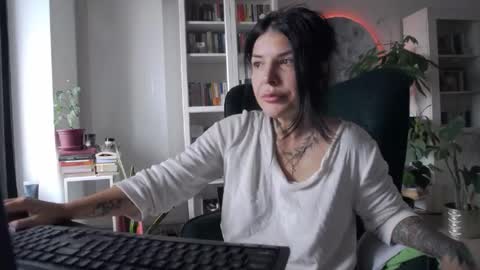 Snapshot of miacute4u chatting on 4, 10, 2025 miacute4u online show from 4, 10, 2025