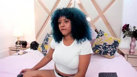 Snapshot of miadraven chatting on 10, 11, 2025 Mia online show from 10, 11, 2025