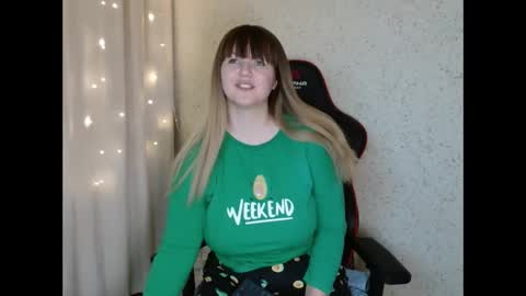 MiaFoxisJa online show from 25, 11, 2025