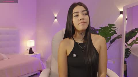 Snapshot of miagomez1 chatting on 25, 10, 2025 Mia Gomez online show from 25, 10, 2025