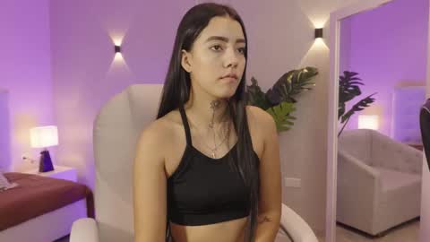 Snapshot of miagomez1 chatting on 11, 11, 2025 Mia Gomez online show from 11, 11, 2025