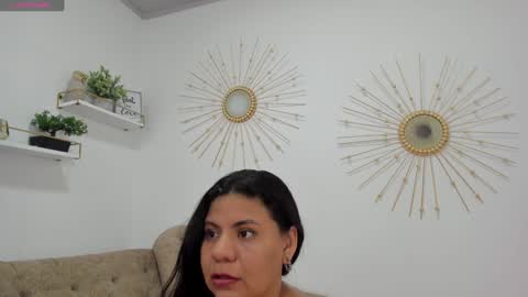 Miah Collins online show from 16, 1, 2025