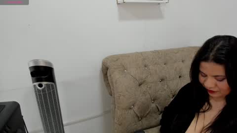Miah Collins online show from 18, 1, 2025