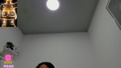 Miah Collins online show from 25, 11, 2025