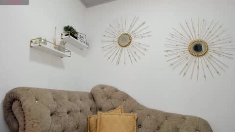 Miah Collins online show from 7, 2, 2026