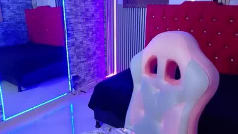 MIA VELEZ online show from 3, 2, 2026