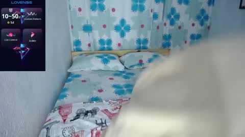 miajoseph_ online show from 20, 4, 2026