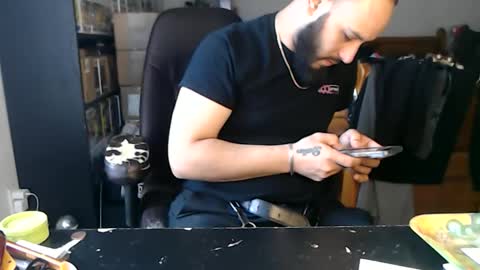 Snapshot of miaking chatting on 25, 2, 2026 Mark online show from 25, 2, 2026