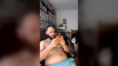 Snapshot of miaking chatting on 10, 4, 2026 Mark online show from 10, 4, 2026