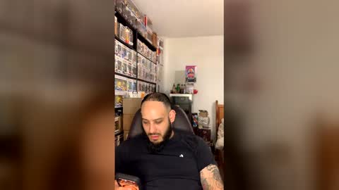 Snapshot of miaking chatting on 15, 4, 2026 Mark online show from 15, 4, 2026