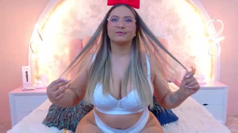 Mia online show from 8, 1, 2026