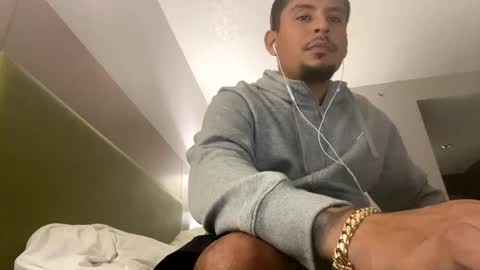 miamiclos1 online show from 5, 1, 2025