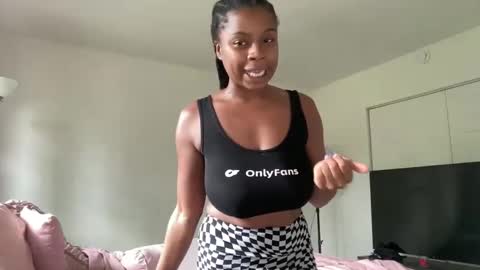 Snapshot of miamiworld chatting on 18, 9, 2025 MiamiWorld online show from 18, 9, 2025