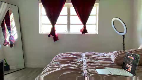 Snapshot of miamiworld chatting on 15, 11, 2025 MiamiWorld online show from 15, 11, 2025